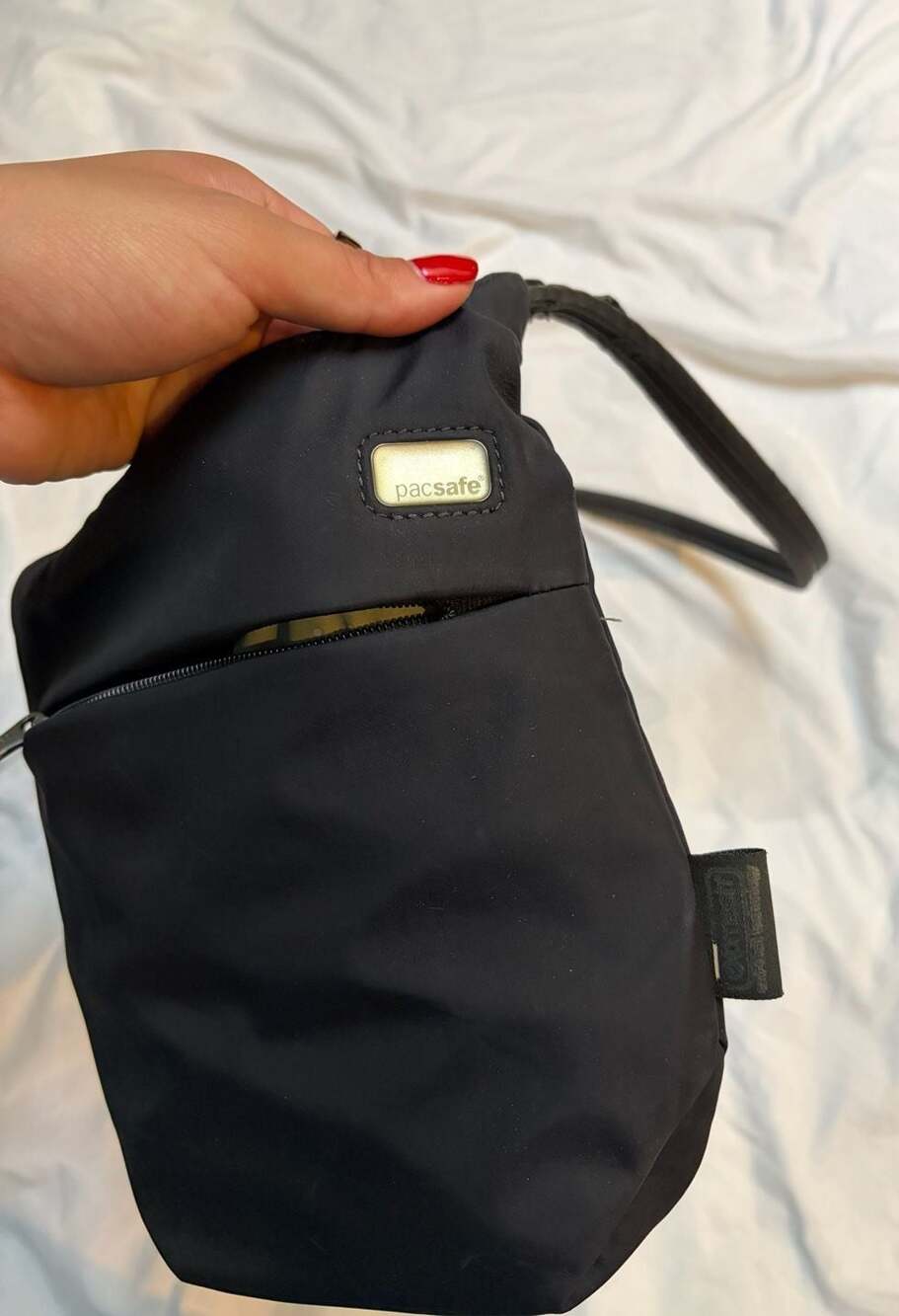 Pacsafe Slingsafe 100 Gii Anti-Theft Shoulder/Crossbody Bag - Picture 6 of 7